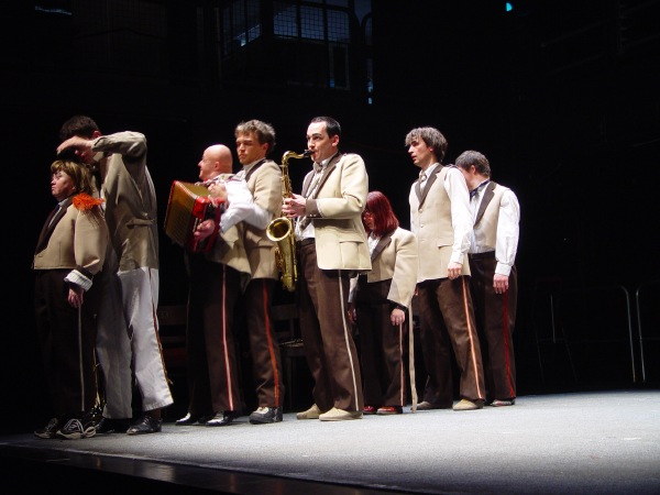  Ole Schmidt in Die Lust am Scheitern, Theater Hora 2001-